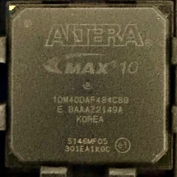 10M40DAF484C8G - Image 2