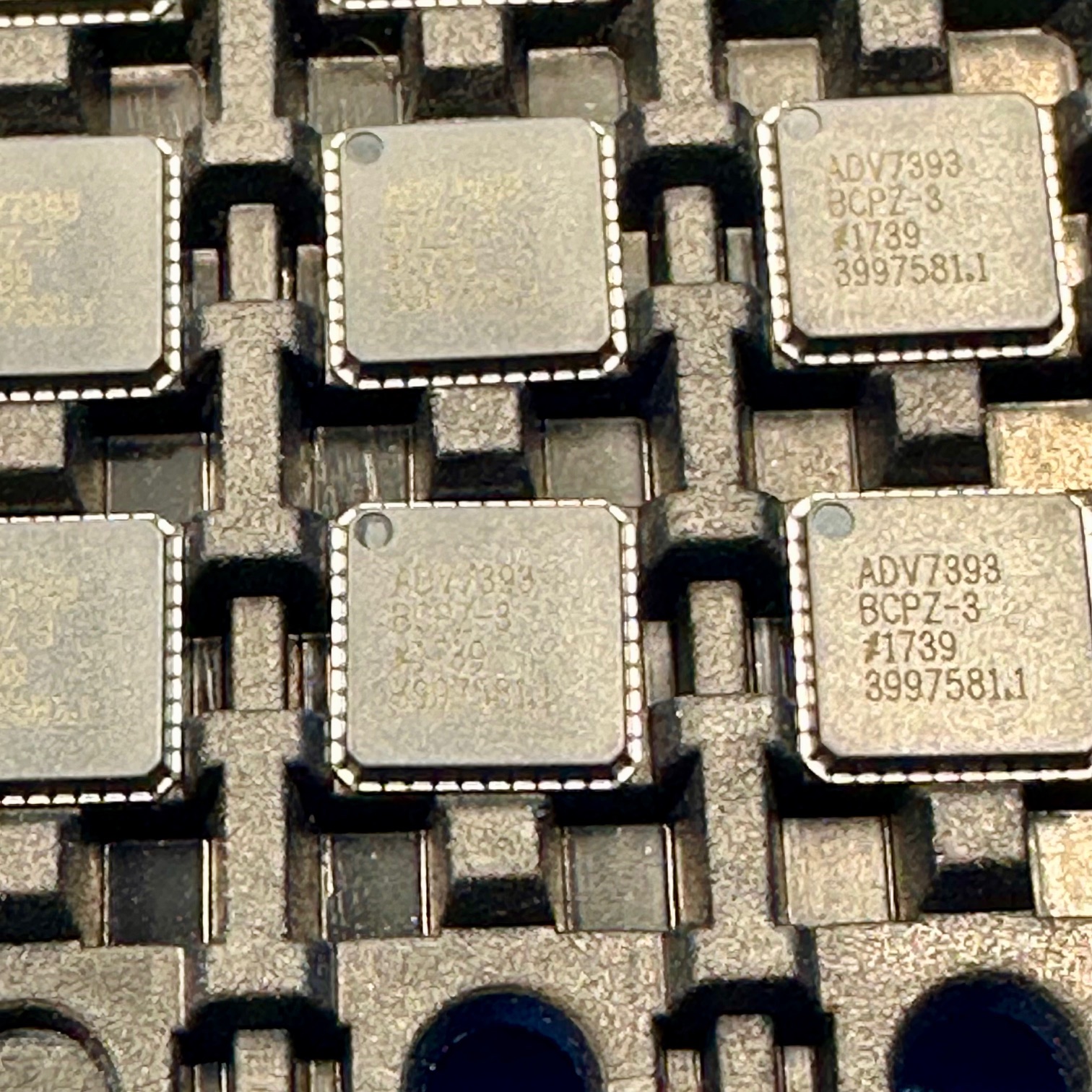 ADV7393BCPZ - Image 3