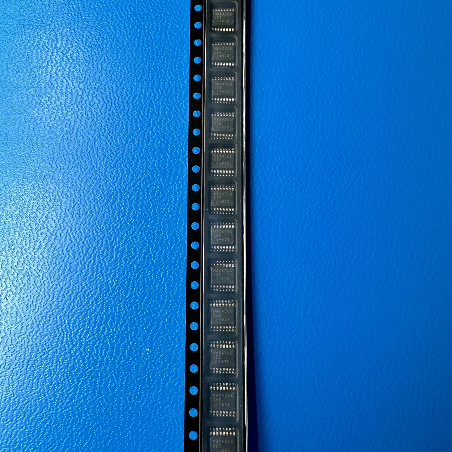 MAX4566CEE+T - Image 3